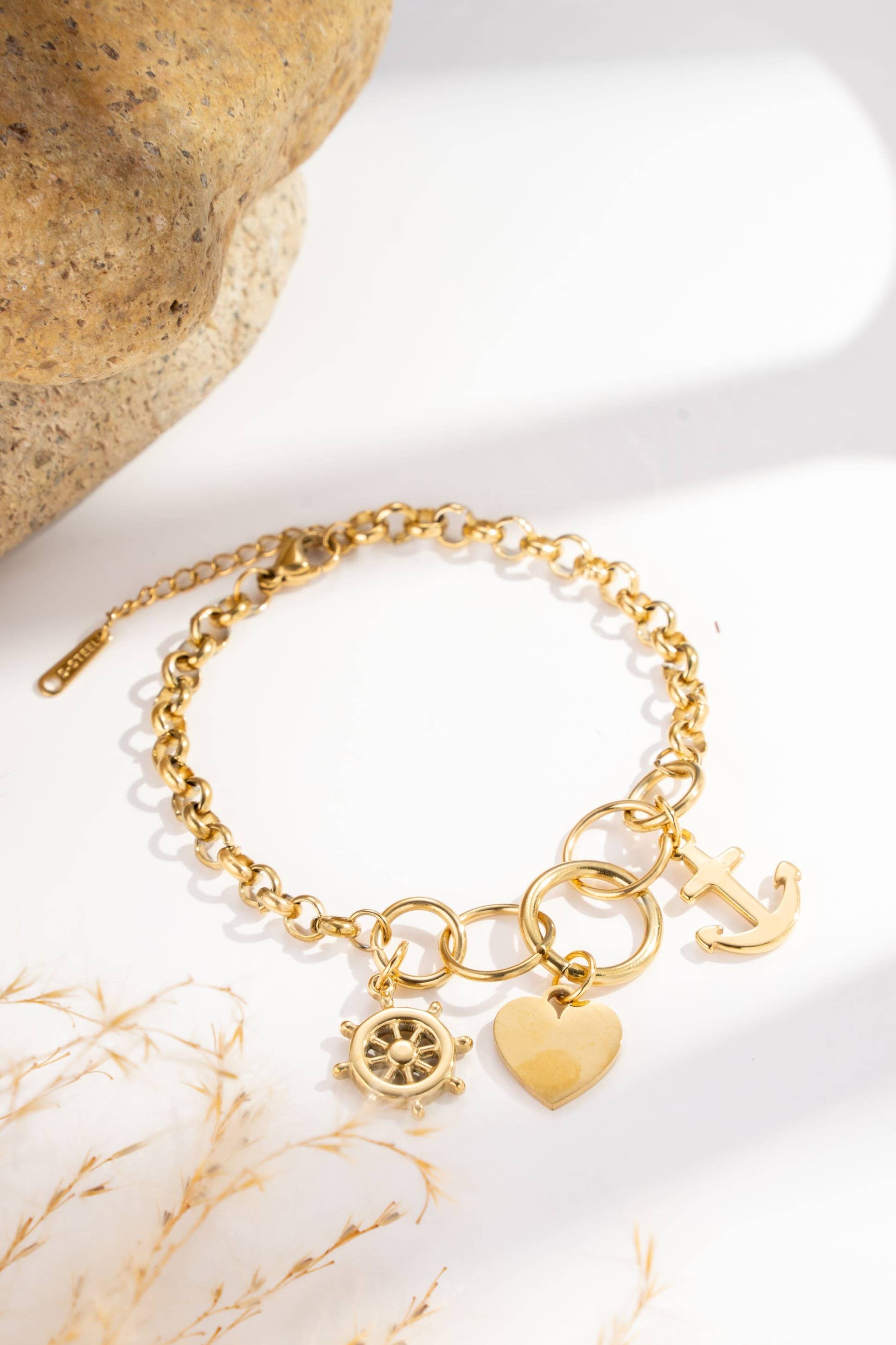 Bracelet doré acier inoxydable charms ancre cœur gouvernail